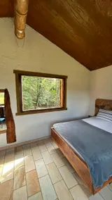 Chalet overlooking the STL mountains 7 km from downtown - Image 3