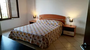 4-bed apartment in the historic center with parking space - Image 5