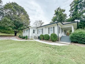 Cottage in the Pines - Image 2