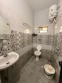 Sukruthi service apartment 3BHK - Image 5