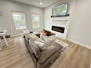 Modern 4BR Farmhouse - Fireplace, Garage, Wi-Fi - Image 3