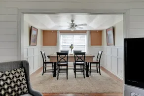 Spacious Mansion near Homes Lake 7 Bedrms 8 beds - Image 3