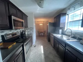 Corp. Stay | 4BR w/ Workspace | Spring Discounts - Image 3