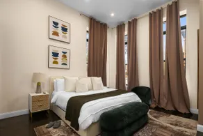 Designer Harlem Home | 4BR | Sleeps 12 - Image 3