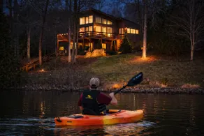 Sunset Lakefront Glass Retreat, Hot Tub, Kayaks - Image 4