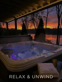 Sunset Lakefront Glass Retreat, Hot Tub, Kayaks - Image 5