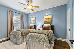 Tailored Townhouse with Pool & Lake Access - Image 5