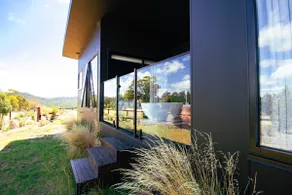 Soak in Nature: Luxury Outdoor Bathing - Image 2