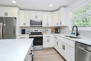The Modern Getaway | 3BR | Workspace + Downtown - Image 2
