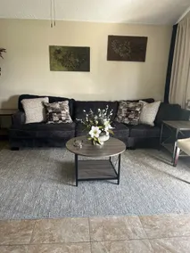 Cozy 4 Bedroom Gem - Image 4