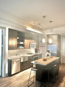 Modern 1 BR Apartment W/Pool in the Domain - Image 3