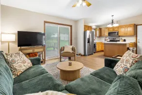Cozy WVU Home with Fenced Yard - Image 4