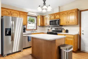 Cozy WVU Home with Fenced Yard - Image 3