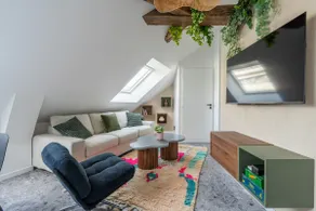 • Gina • 4 pers./ 3 beds/ 1 min train station/ city center - Image 2