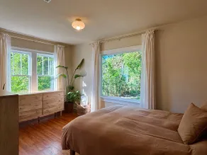 Murray Hill Nook | 2BR | 1BA | Walkable | Central - Image 3