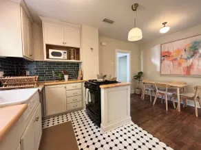 Murray Hill Nook | 2BR | 1BA | Walkable | Central - Image 5