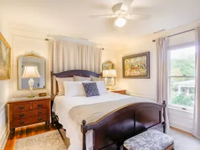 Elegant Historic Home Walkable to Downtown Orange - Image 4
