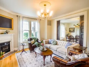 Elegant Historic Home Walkable to Downtown Orange - Image 2