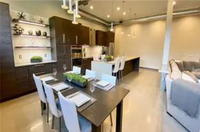 Stunning Home at Center of Rochester - Image 5