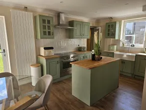 Cosy Home Away From Home - Image 3