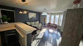 Cozy Unit Near Downtown Hartford - Pets friendly! - Image 3