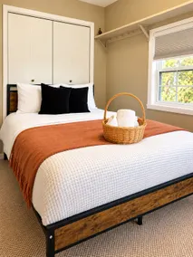 Simple Farmhouse Stay on a Peaceful Estate - Image 2
