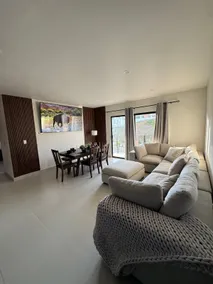 Modern apartment with view, 86” TV, pool, 2 bathrooms - Image 2
