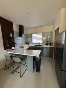 Modern apartment with view, 86” TV, pool, 2 bathrooms - Image 5