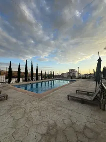 Modern apartment with view, 86” TV, pool, 2 bathrooms - Image 4