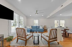 Newly renovated, private home steps from downtown. - Image 2