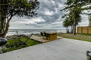 Blissful Lakeview Retreat | Waterfront Cheateau - Image 4