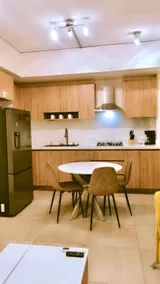 Family-friendly: comfortable 2-bedroom apartment + parking. - Image 2
