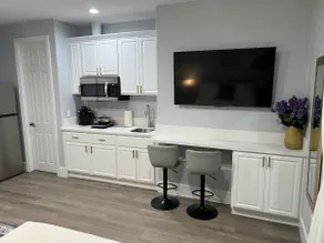 Private Studio Oasis | Kitchenette | Washer/Dryer - Image 4