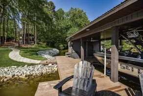 Glass House on the Lake - Image 5