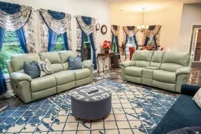 The Lush Escape, Luxury retreat In Milton. - Image 3