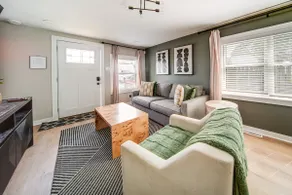 'zen Haven' Lakefront Erie Home w/ Shore Access - Image 4