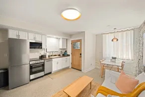 Cozy 2BR Near Findlay Market and UC, Rhinegeist - Image 3