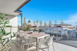 Seaview Horizon - Coastal Elegance by Henley Beach - Image 4