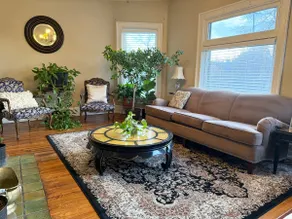 Charming 2 bed unit in the Historic Old West End. - Image 2