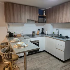 Cozy apartment close to the Paseo La Portada mall. - Image 3