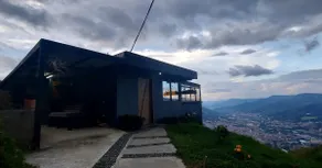 House in the Cloud Cabin with Jacuzzi, Terrace and Bbq - Image 4