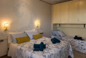 Sea Solarium • Free Parking • Mastrangelo Beach - Image 5