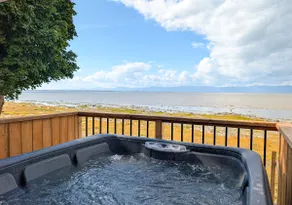 Chalet 691 Waterfront with Spa, Fireplace, WiFi & AC - Image 5