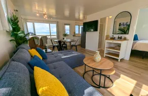 Chalet 691 Waterfront with Spa, Fireplace, WiFi & AC - Image 2