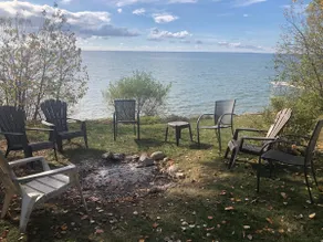 Red Brickhouse Lakefront Cottage - Image 4