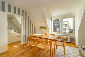 Vertical Suite · 4-Room City View Apartment - Image 5