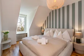 Vertical Suite · 4-Room City View Apartment - Image 2