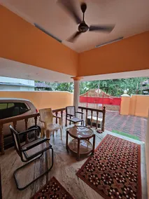 Spacious 2BHK Retreat Gated Parking Washer & Wi-Fi - Image 4