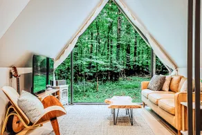 Private Forest Cabin/Sauna/Hot Tub, 15 to Downtown - Image 2