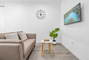 Burwood 1Br studio nearTrain StationShopping - Image 2